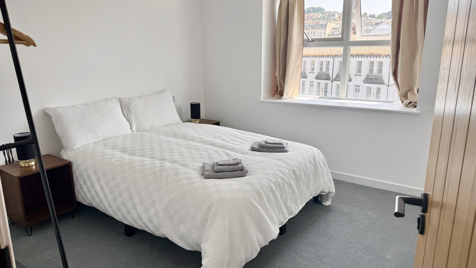 Room No2 in Apartment No8