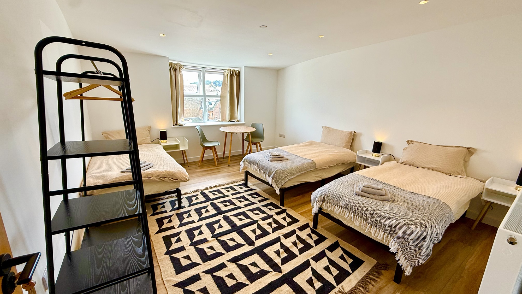 Room No4 in Apartment No8
